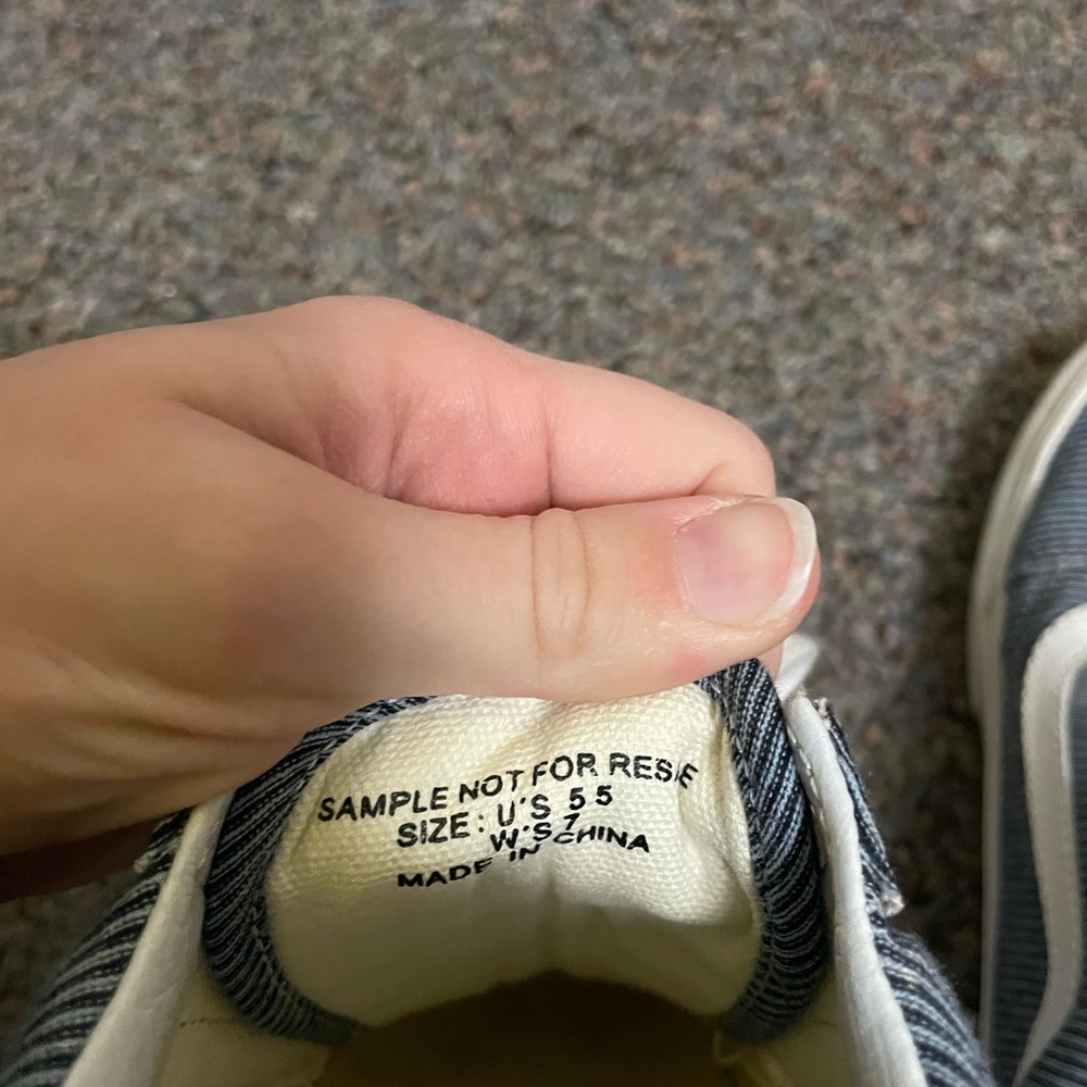 Vans - Picture 5 of 5